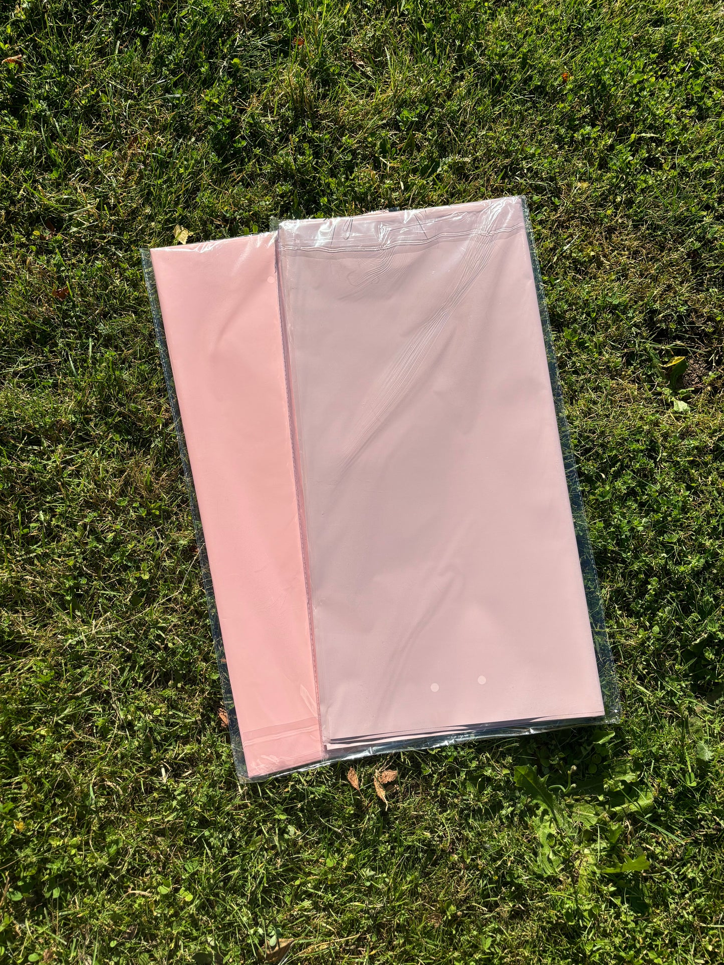 Pink paper (solid paper)