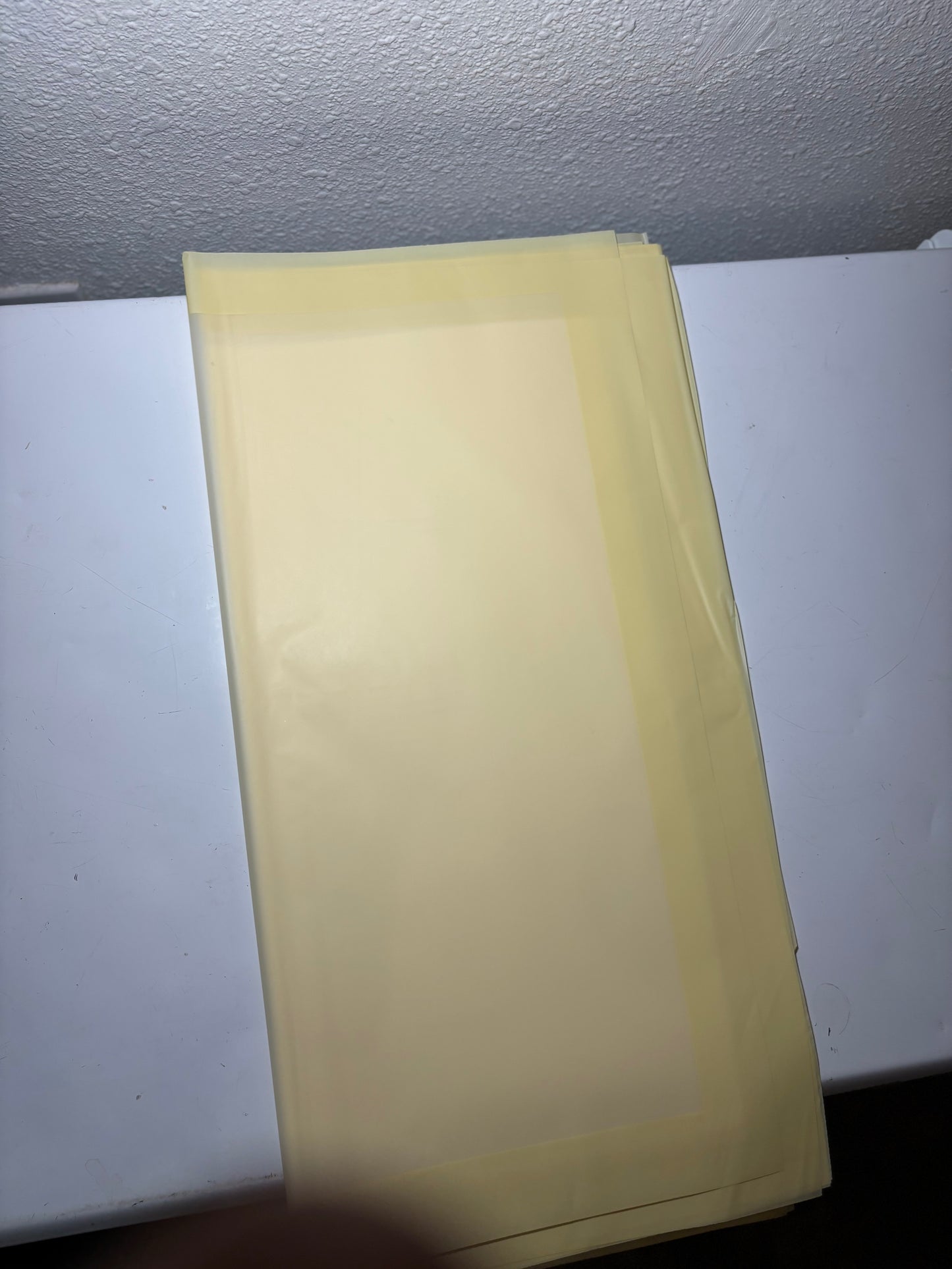Yellow paper (solid)