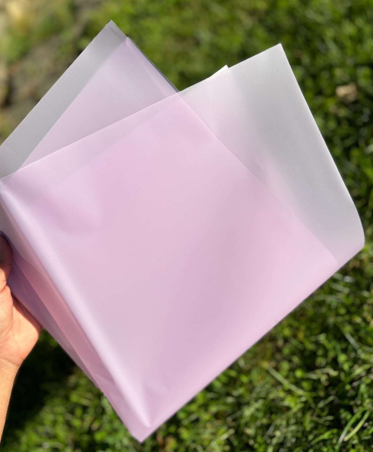 Pink paper (frosty)